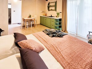 4 habitaciones, tabla de planchar con plancha y wifi gratis 