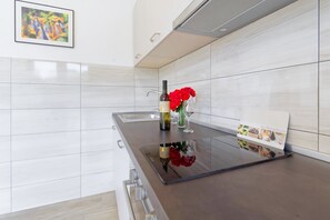 Fridge, microwave, oven, stovetop - Apartment Patrik (2) - Two Bedroom Apartment with Balcony (Umag)