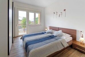 2 bedrooms, iron/ironing board, WiFi, bed sheets - Apartment Patrik (2) - Two Bedroom Apartment with Balcony (Umag)