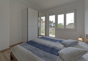 2 slaapkamers, een strijkplank/strijkijzer, wifi, beddengoed