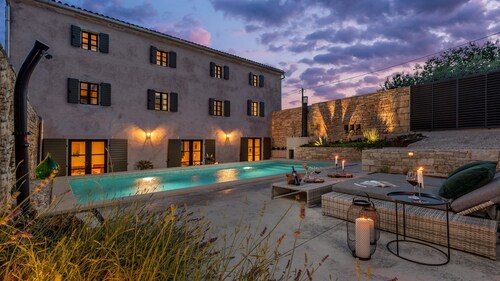 Villa Elena - 10 Personen, 4 Schlafzimmer, 4 Badezimmer, Pool, Grill