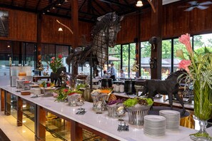 含每日當地特色早餐