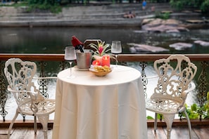 Outdoor dining - Phumontra Resort Nakhon Nayok (Nakhon Nayok)