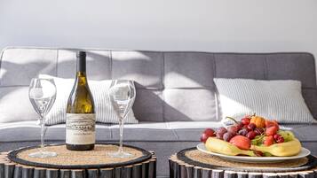 Exclusive House, Patio | 1 bedroom, minibar, in-room safe, individually decorated