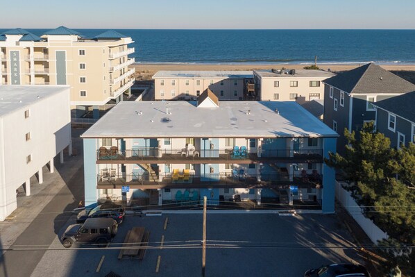 Exterior - Cute ground floor condo, just 1/2 block to the beach (Ocean City)