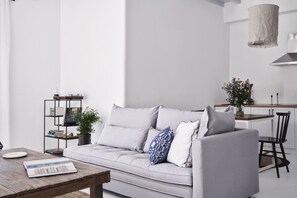 22-Zoll-Flachbildfernseher mit Satellitenempfang, Fernseher