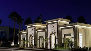Shopping mall