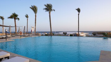 5 piscinas al aire libre, sombrillas, tumbonas