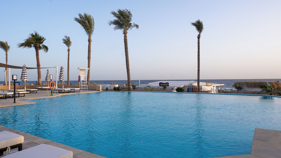 SUNRISE Remal Beach Resort