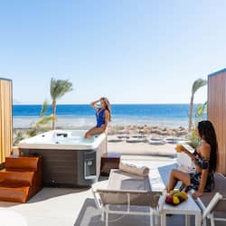 Posh Jacuzzi Suite | Balcony