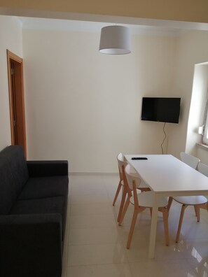Living area - Oriente DNA Studios V (Loures)