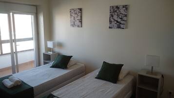 WiFi (free), bed sheets