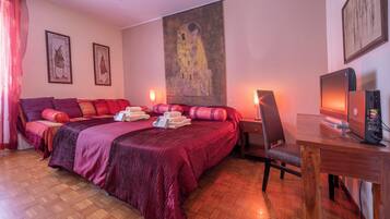 4 bedrooms, iron/ironing board, free WiFi, bed sheets