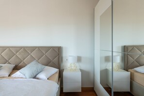 4 bedrooms, in-room safe, iron/ironing board, travel cot