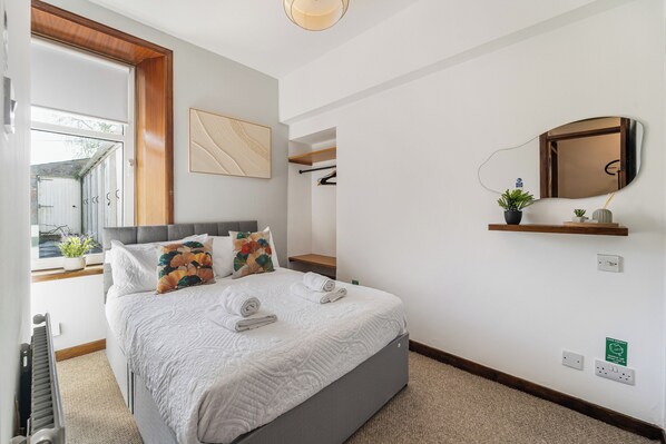1 bedroom, iron/ironing board, free WiFi, bed sheets - Cozy West End Aberdeen 1 Bed Flat Easy Access (Aberdeen)