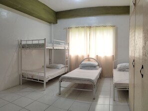 Standard Quadruple Room | Cadar katil 