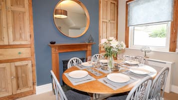 Cottage | Private kitchen | Fridge, microwave, dishwasher, electric kettle