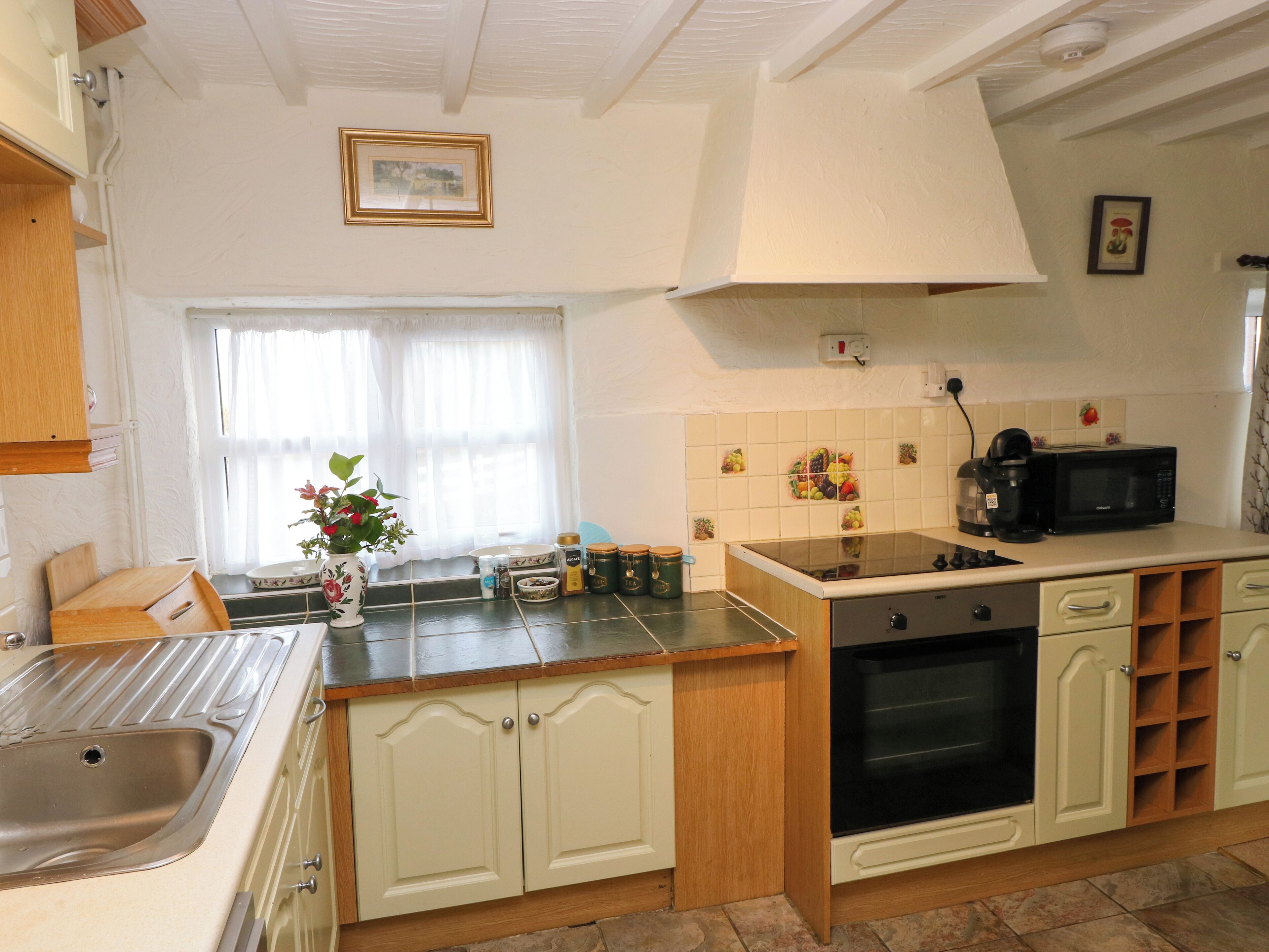 Fridge, dishwasher, cookware/dishes/utensils