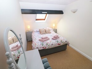 2 bedrooms, individually decorated, individually furnished, free WiFi - Stable Cottage (Haverfordwest)