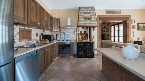 Colle Santa Cristina, Castelnuovo di Garfagnana, Lucca and Viareggio