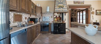 Colle Santa Cristina, Castelnuovo di Garfagnana, Lucca and Viareggio