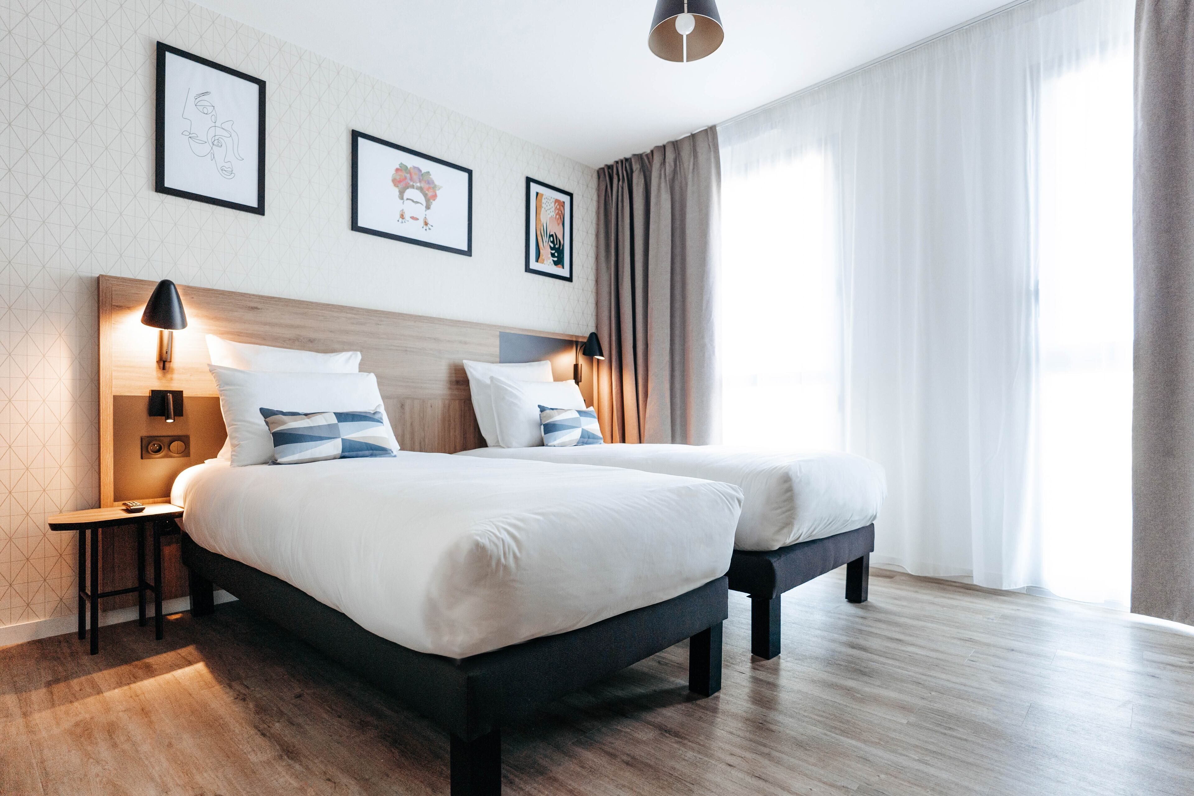 Studio, 2 Twin Beds | Premium bedding, in-room safe, desk, laptop workspace