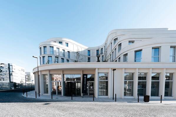 واجهة المنشأة