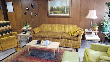 Smart TV, books, music library, stereo