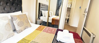 2 Bed Flat - Sleeps 4 - Parking - Wifi