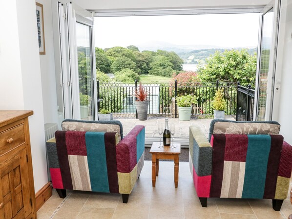 Interior - Min Y Don (Colwyn Bay)