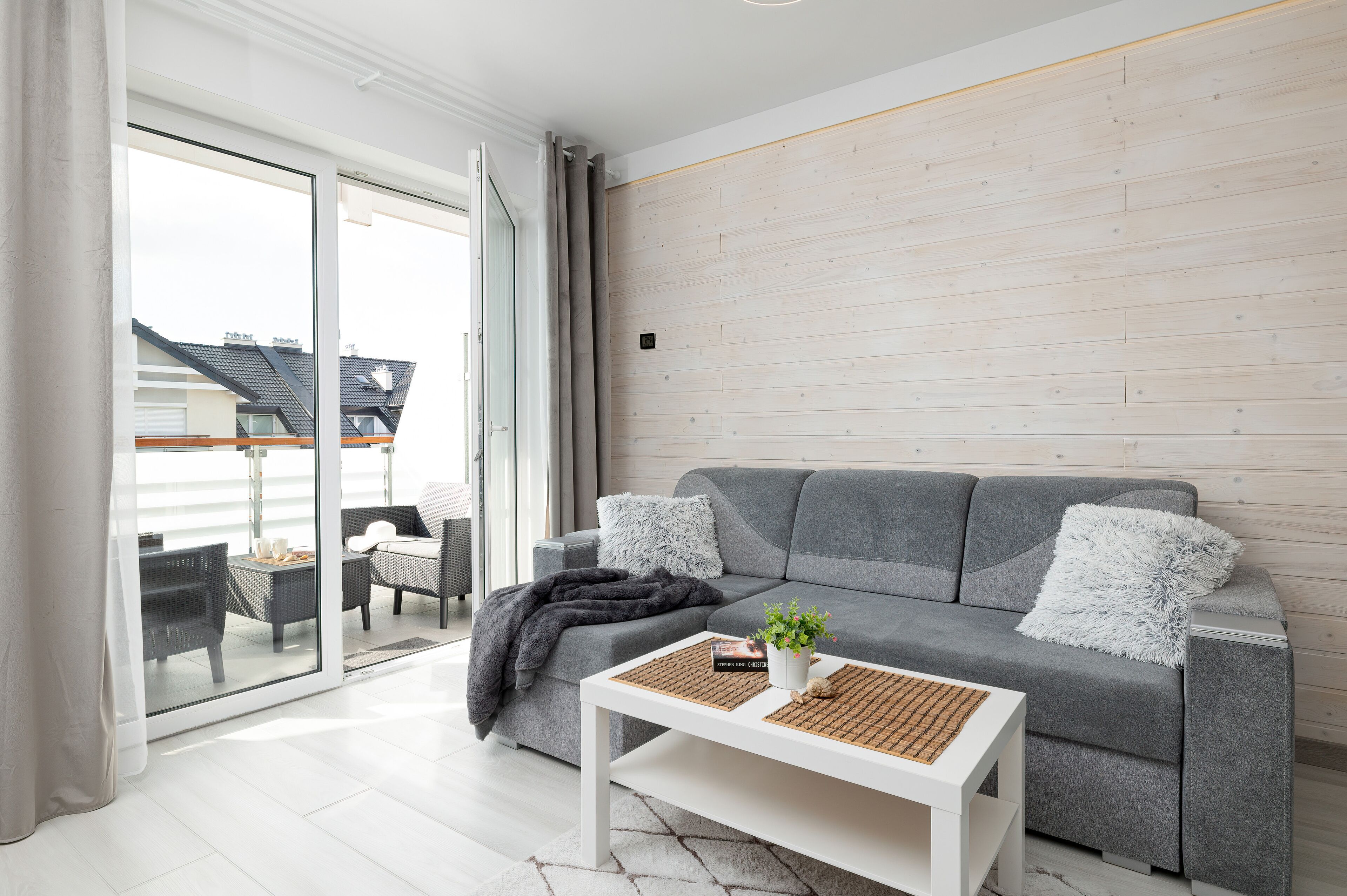 Căn hộ, 1 phòng ngủ, ban công | Phòng khách | TV màn hình phẳng 40-inch có truyền hình cáp, TV 