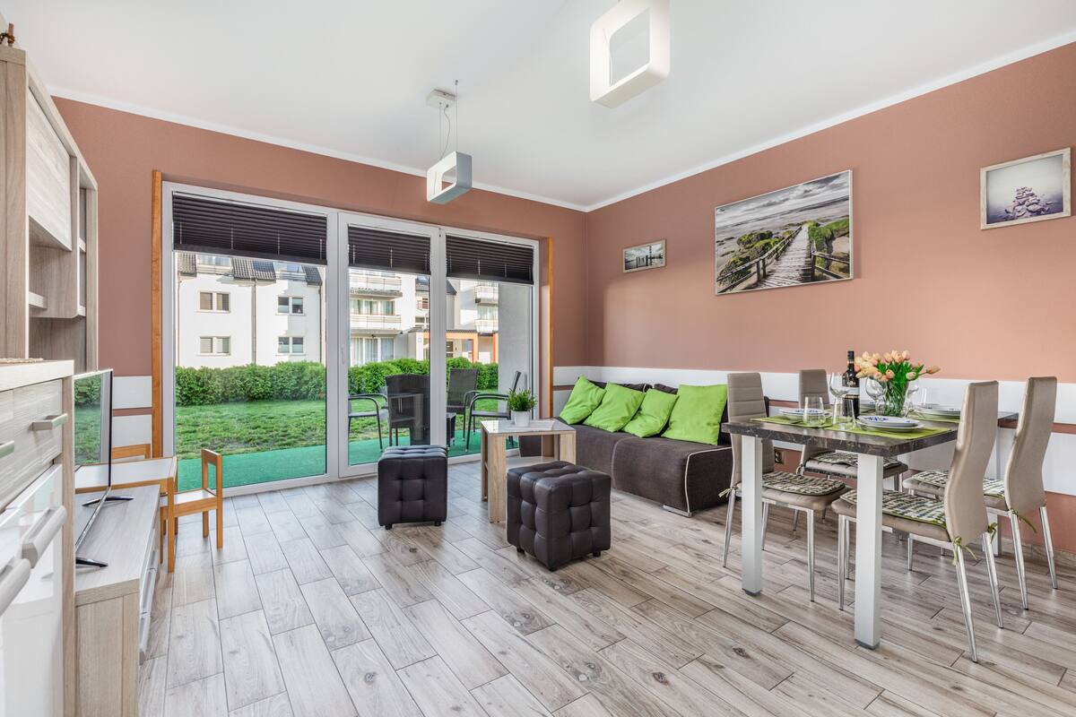Apartment, 1 Bedroom, Terrace | Living area | 40-inch flat-screen TV with cable channels, TV