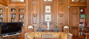 Imperial Villa "Chateau Algarve" in Cap d'Antibes