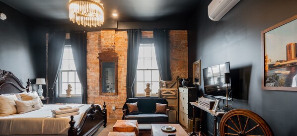 2 habitaciones, tabla de planchar con plancha, wifi y ropa de cama 