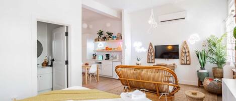 1 habitación, tabla de planchar con plancha, wifi y ropa de cama