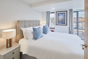 4 bedrooms, iron/ironing board, WiFi, bed sheets - Host & Stay | The Townhouse (Whitby)