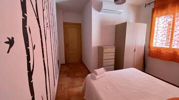 3 sovrum, skrivbord, strykjÀrn/strykbrÀda och wi-fi