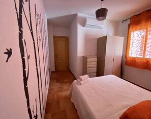 3 soveværelser, skrivebord, strygejern/strygebræt, Wi-Fi