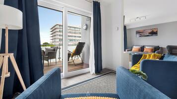 TV, tavolo da ping pong, videoteca