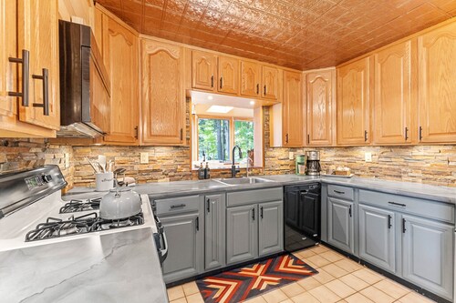 Waterfront 5 BR Home with Dock Slip