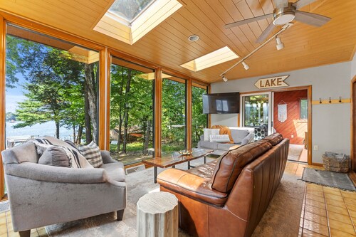 Waterfront 5 BR Home with Dock Slip