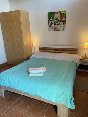 1 bedroom, WiFi, bed sheets - Apartment Pape Studio no. 1 *** with terrace (Malinska)