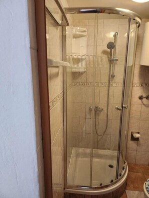 Shower, hair dryer, towels - Apartment Pape Studio no. 2 *** with terrace (Malinska)