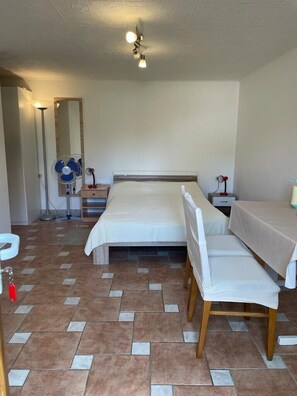 1 bedroom, WiFi, bed sheets - Apartment Pape Studio no. 2 *** with terrace (Malinska)