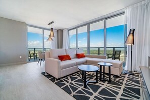 Living area - Hyde Beach House Luxury Condo-resort 2 Bedroom Condo by RedAwning (Hollywood)