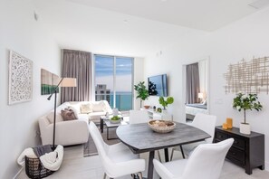 Condo, 2 chambres | Restauration