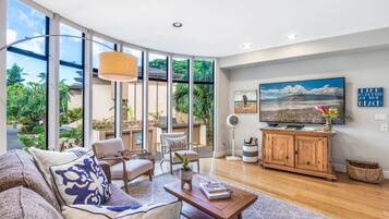 Condo, 3 Bedrooms | Living area | Smart TV