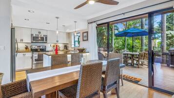 Condo, 3 Bedrooms | Dining