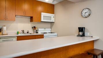 Kondominium, 2 kamar tidur | Dapur pribadi | Lemari es, oven, mesin pembuat kopi/teh, dan pemanggang roti