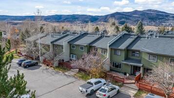 Condo, 2 phòng ngủ | Ngoại thất